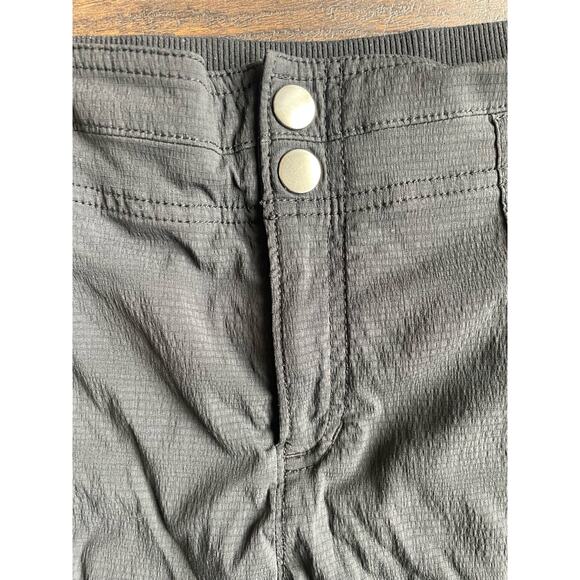 Athleta Trekkie Capri Pants Black Ripstop Cargo Utility Hiking Camp Sz 12 - Picture 3 of 12